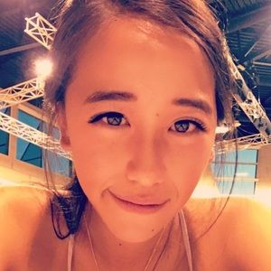 Meet your Posher, Cynthia